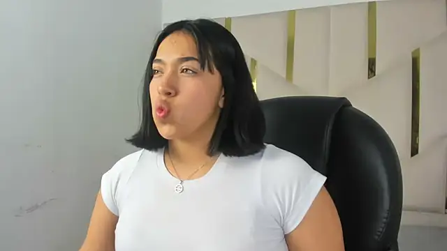 IsabellRodriguez18 online show from December 5, 2025, 4:11 am