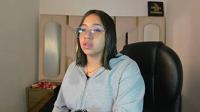 IsabellRodriguez18 online show from February 14, 2026, 3:51 am