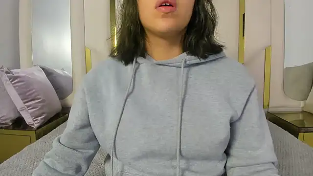 IsabellRodriguez18 online show from January 11, 2026, 2:07 am