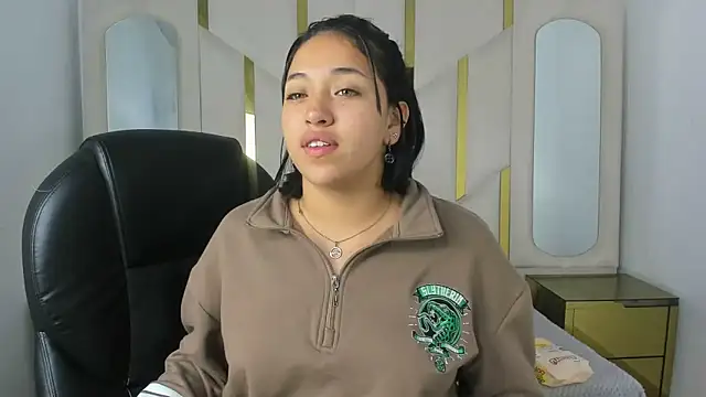 IsabellRodriguez18 online show from October 29, 2025, 4:00 am