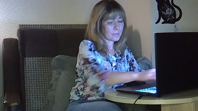 Snapshot of EllaJohnsonX chatting on March 7, 2026, 4:23 pm EllaJohnsonX online show from March 7, 2026, 4:23 pm