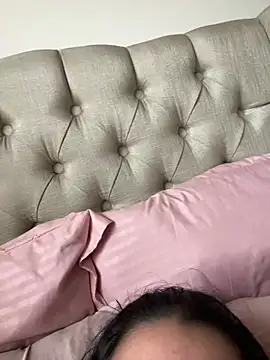 apriil rossee online show from February 7, 2025, 3:52 pm