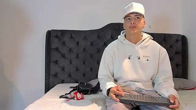 two milkyway online show from November 26, 2025, 12:16 pm