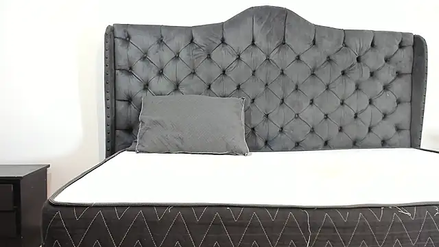 two milkyway online show from September 27, 2025, 12:22 pm