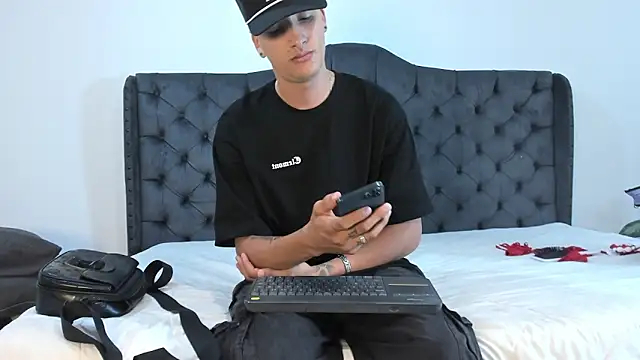 two milkyway online show from September 23, 2025, 12:23 pm