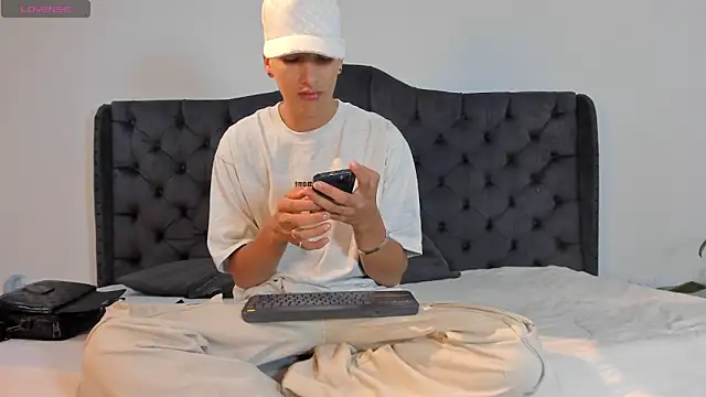 two milkyway online show from October 2, 2025, 12:08 pm