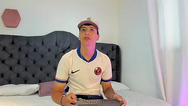 two milkyway online show from March 17, 2026, 1:03 pm