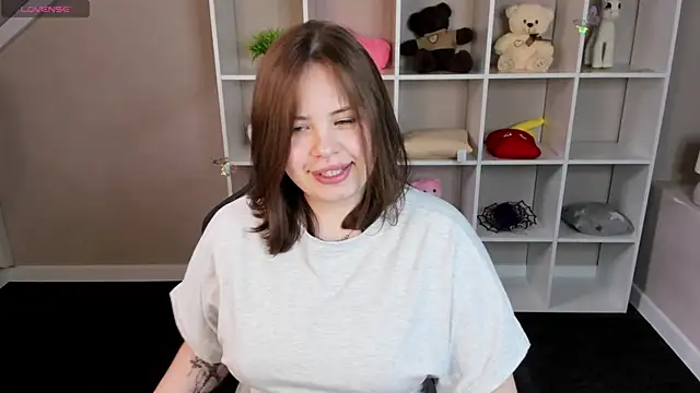 EricaElliott online show from May 6, 2026, 9:46 am