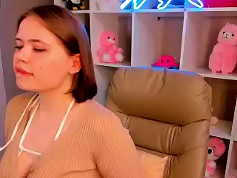 EricaElliott online show from February 18, 2025, 10:27 am