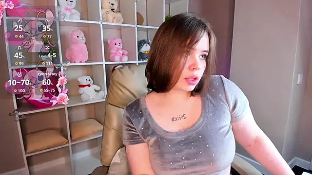 EricaElliott online show from December 22, 2025, 10:37 am