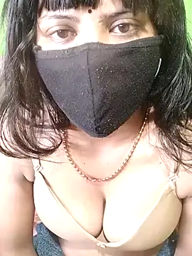 Coupleshow47 online show from May 10, 2026, 10:11 pm