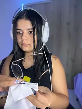 pretty angela1 online show from April 15, 2026, 3:56 am