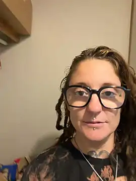 Eden Darkskye online show from August 4, 2026, 7:57 am