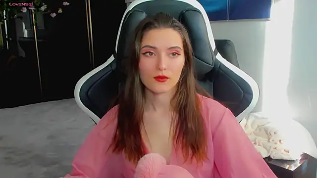 niki cutes online show from February 25, 2026, 8:03 am