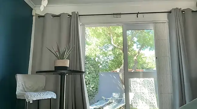 Snapshot of newtradeguru chatting on December 25, 2024, 7:57 am newtradeguru online show from December 25, 2024, 7:57 am