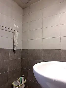 Lee0613 online show from September 28, 2025, 4:30 am