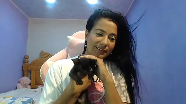 Coral0403 online show from November 5, 2025, 6:55 pm