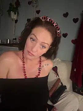 Snapshot of AlessasRoom chatting on February 14, 2026, 3:40 am AlessasRoom online show from February 14, 2026, 3:40 am