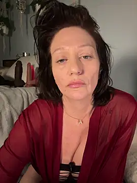 Snapshot of AlessasRoom chatting on February 2, 2026, 4:11 am AlessasRoom online show from February 2, 2026, 4:11 am