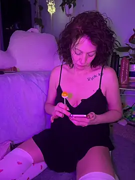 Snapshot of AlessasRoom chatting on February 28, 2026, 7:30 am AlessasRoom online show from February 28, 2026, 7:30 am