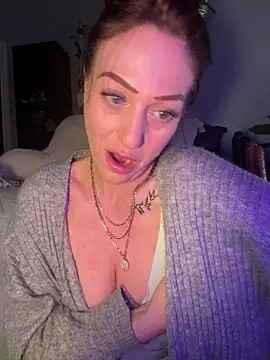 Snapshot of AlessasRoom chatting on March 1, 2026, 5:40 am AlessasRoom online show from March 1, 2026, 5:40 am