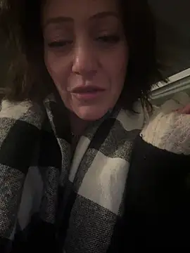 Snapshot of AlessasRoom chatting on February 9, 2026, 8:45 am AlessasRoom online show from February 9, 2026, 8:45 am