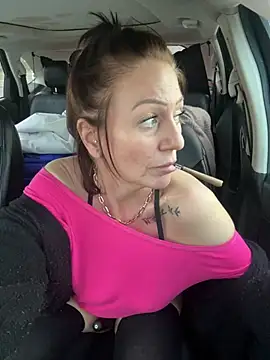 Snapshot of AlessasRoom chatting on February 16, 2026, 10:40 pm AlessasRoom online show from February 16, 2026, 10:40 pm