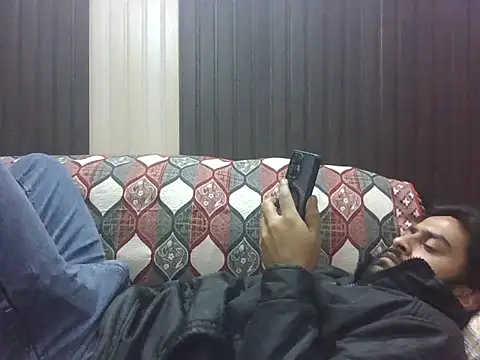 indihotguy online show from December 4, 2025, 12:37 pm