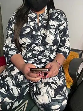 tanvihot2 online show from June 14, 2026, 4:41 pm
