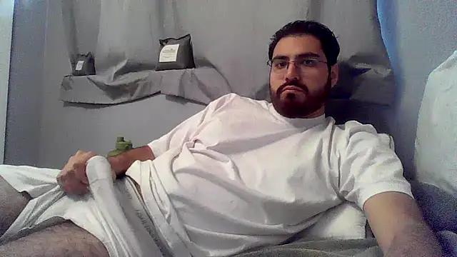 Snapshot of halo_2727 chatting on February 24, 2025, 8:14 pm halo 2727 online show from February 24, 2025, 8:14 pm