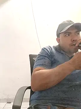 Snapshot of chinoxxx chatting on February 23, 2026, 10:10 pm chinoxxx online show from February 23, 2026, 10:10 pm