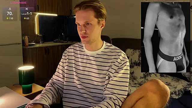 Snapshot of Leonnextdoor chatting on February 13, 2026, 9:48 pm Leonnextdoor online show from February 13, 2026, 9:48 pm