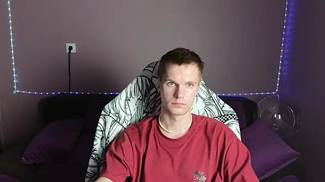 Leonnextdoor online show from December 30, 2024, 12:20 pm