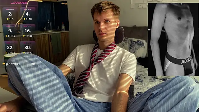 Snapshot of Leonnextdoor chatting on March 10, 2026, 8:51 am Leonnextdoor online show from March 10, 2026, 8:51 am