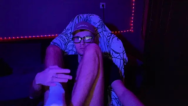 Leonnextdoor online show from January 12, 2025, 6:38 pm