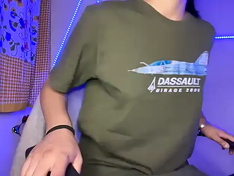 Snapshot of roseofvenom chatting on March 9, 2025, 3:05 pm roseofvenom online show from March 9, 2025, 3:05 pm