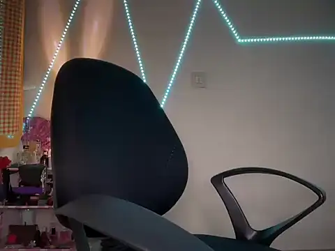 Snapshot of roseofvenom chatting on March 8, 2025, 8:57 pm roseofvenom online show from March 8, 2025, 8:57 pm