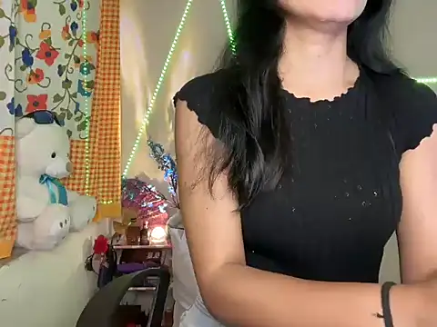 Snapshot of roseofvenom chatting on March 12, 2025, 4:46 pm roseofvenom online show from March 12, 2025, 4:46 pm