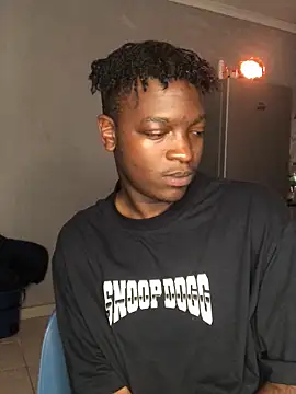 Redfucks333 online show from April 18, 2026, 3:36 pm