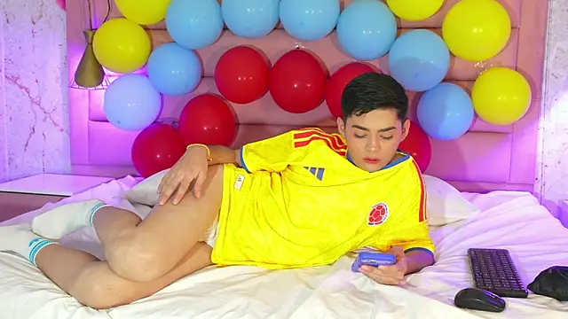 Maxi little online show from June 12, 2026, 8:06 pm
