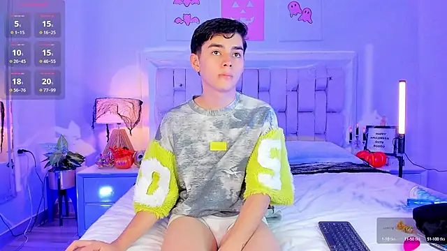 Snapshot of Maxi_little chatting on October 11, 2025, 9:16 pm Maxi little online show from October 11, 2025, 9:16 pm