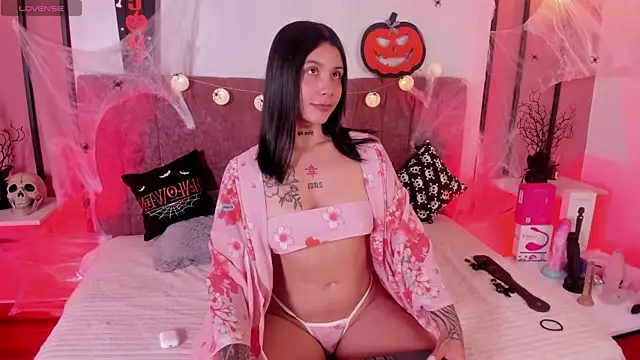 Snapshot of Nathalia_Stone chatting on October 2, 2025, 5:27 pm Nathalia Stone online show from October 2, 2025, 5:27 pm