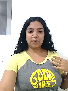 Snapshot of Brendabluee chatting on January 31, 2025, 1:43 am Brendabluee online show from January 31, 2025, 1:43 am