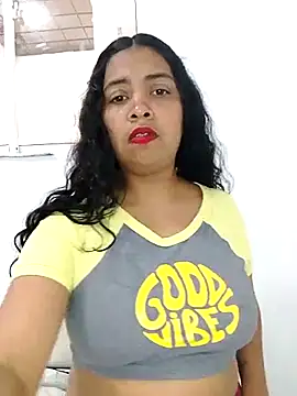 Snapshot of Brendabluee chatting on February 15, 2025, 7:06 pm Brendabluee online show from February 15, 2025, 7:06 pm