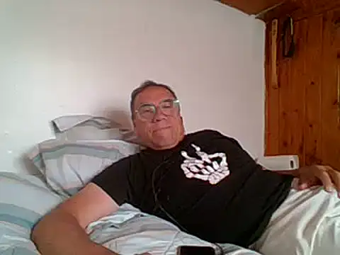 santiagon2015 online show from January 12, 2025, 7:21 pm