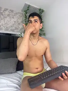 Snapshot of Angel_Khouri chatting on September 15, 2025, 3:40 am Angel Khouri online show from September 15, 2025, 3:40 am