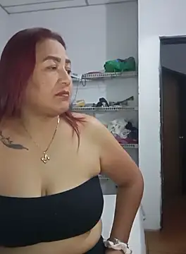 Snapshot of Abigail_BigTits chatting on October 4, 2025, 3:41 am Abigail BigTits online show from October 4, 2025, 3:41 am