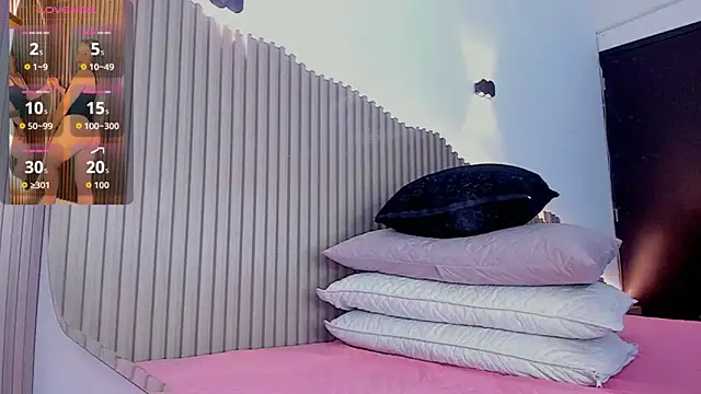 Annie kurt  online show from October 30, 2025, 8:39 pm