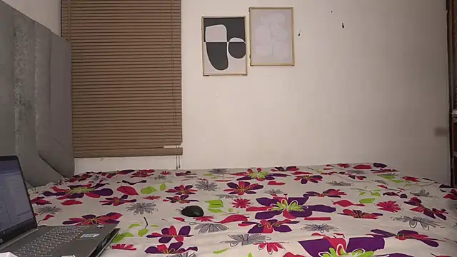 womantall99 online show from March 20, 2026, 12:28 pm