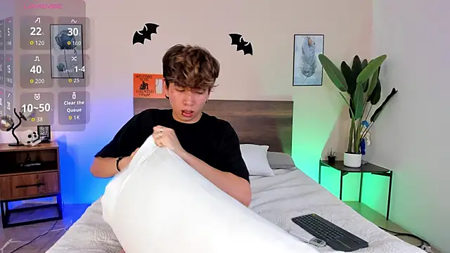 Brian-Ausslos online show from October 19, 2025, 7:33 am